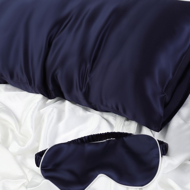 Cheap Two Piece Silk Gift Set Navy Pillowcase & Eye Mask Cheap Two Piece Silk Gift Set Navy Pillowcase & Eye Mask